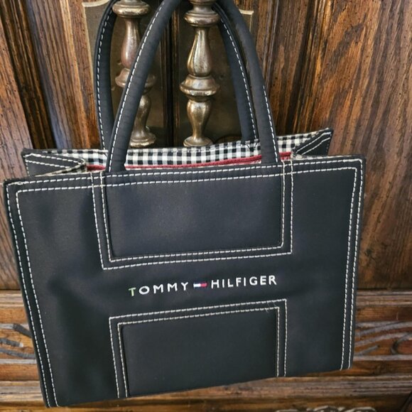 Tommy Hilfiger Purse - Picture 1 of 4